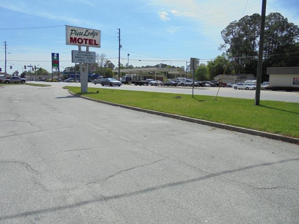 Pinelodge Motel Baxley Dış mekan fotoğraf